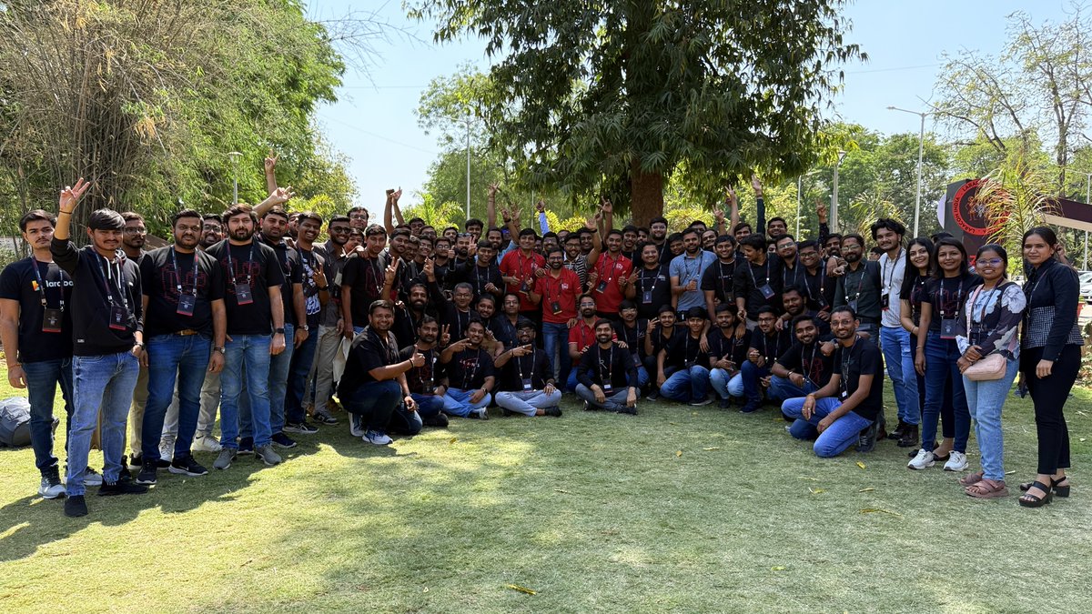LaravelSurat's tweet image. What an incredible Laracon India 2025! 🚀
Thrilled to see 120+ attendees from @LaravelSurat
Tons of learning, knowledge sharing, networking and Garba & DJ🎉
Huge thanks to the core team, volunteers, speakers and attendees for making it a success!🙌
@LaraconIN #LaraconIN2025