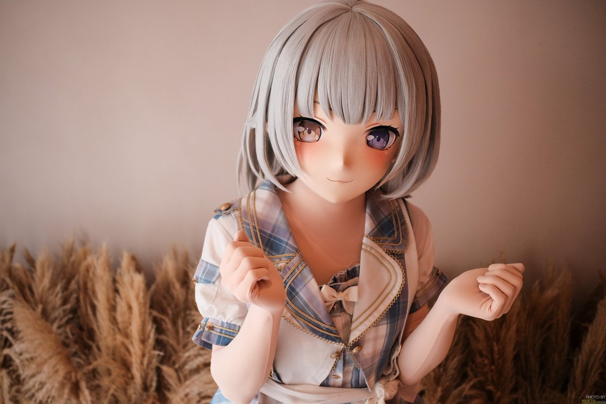 polutiontea's tweet image. 当猫猫换上了打歌服。
俏皮的眼神与调皮的样子，相信她能点亮整个舞台！
至于是怎么说服猫猫的？那当然是请她吃抹茶芭菲啦😻
感谢：@Serinna_kig提供的打歌服
             @Nyatisss 的摄影&amp;amp;修图
              谢谢两位老师💐
#kigurumi #着ぐるみ #mygo #猫猫