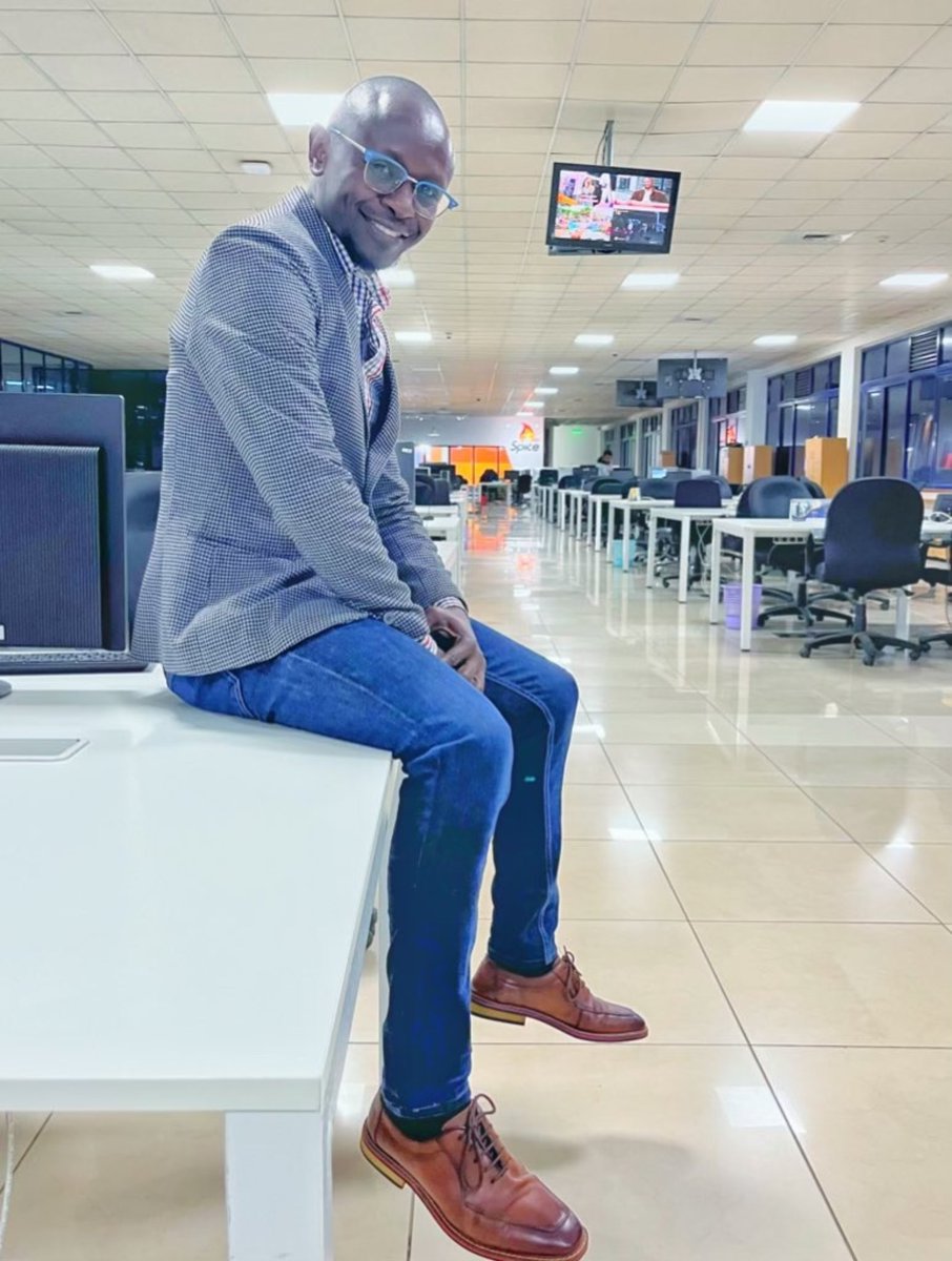 TITI NAGWALLA (@titinirhumba) on Twitter photo You are also rich,
Uko na two kidneys worth 10 million
One liver worth 5 million
One bladder worth 3 million
Two eyes worth 4 million.
So Rejoice na tukule Rhumba🤚🤚
<a href="/radiomaisha/">Radio Maisha</a> #RhumbaRepublik You are also rich,
Uko na two kidneys worth 10 million
One liver worth 5 million
One bladder worth 3 million
Two eyes worth 4 million.
So Rejoice na tukule Rhumba🤚🤚
<a href="/radiomaisha/">Radio Maisha</a> #RhumbaRepublik