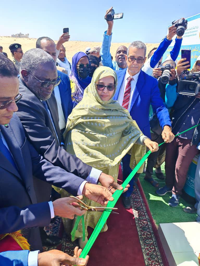 wacaprogram's tweet image. Retour en images sur la cérémonie d’inauguration du colmatage des brèches, qui s’est tenue hier en présence de la ministre mauritanienne de l’Environnement et du Développement durable ainsi que des partenaires du projet WACA.
#WACA_program #Environnement #DéveloppementDurable