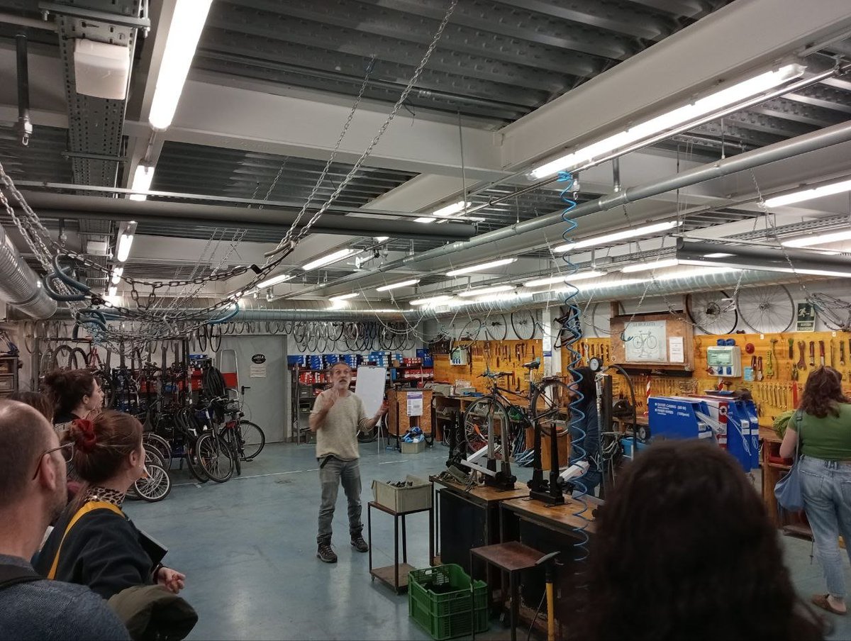 ciutatinvisible's tweet image. Les ciutats estan saturades i contaminades per un tipus de mobilitat i logística insostenibles. Cal decréixer i construir alternatives col·lectives com @HubBici @Somecologistica o @SomMobilitat. 
Deixem enrere el capitalisme fòssil! 
somecologistica.org
#PostgrauESSCoop