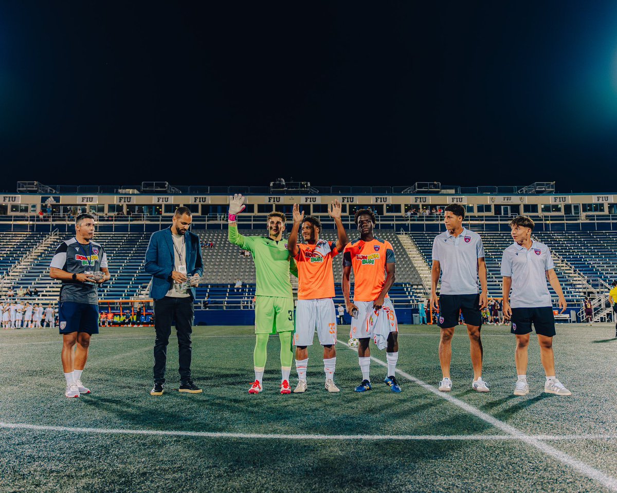 Proud to have been able to honor our 5️⃣ <a href="/MFCYouthAcademy/">Miami FC Academy</a> products on Saturday who have signed academy contracts with the first team 👏 

#Path2Pro #vamosmiami