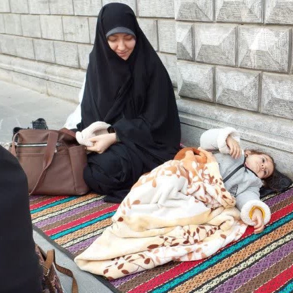 BehnamAbdollah5's tweet image. کسی که دلش برای فرزندش نسوزد، دلش برای کشورش هم نمیسوزد.
پایان پیام/
