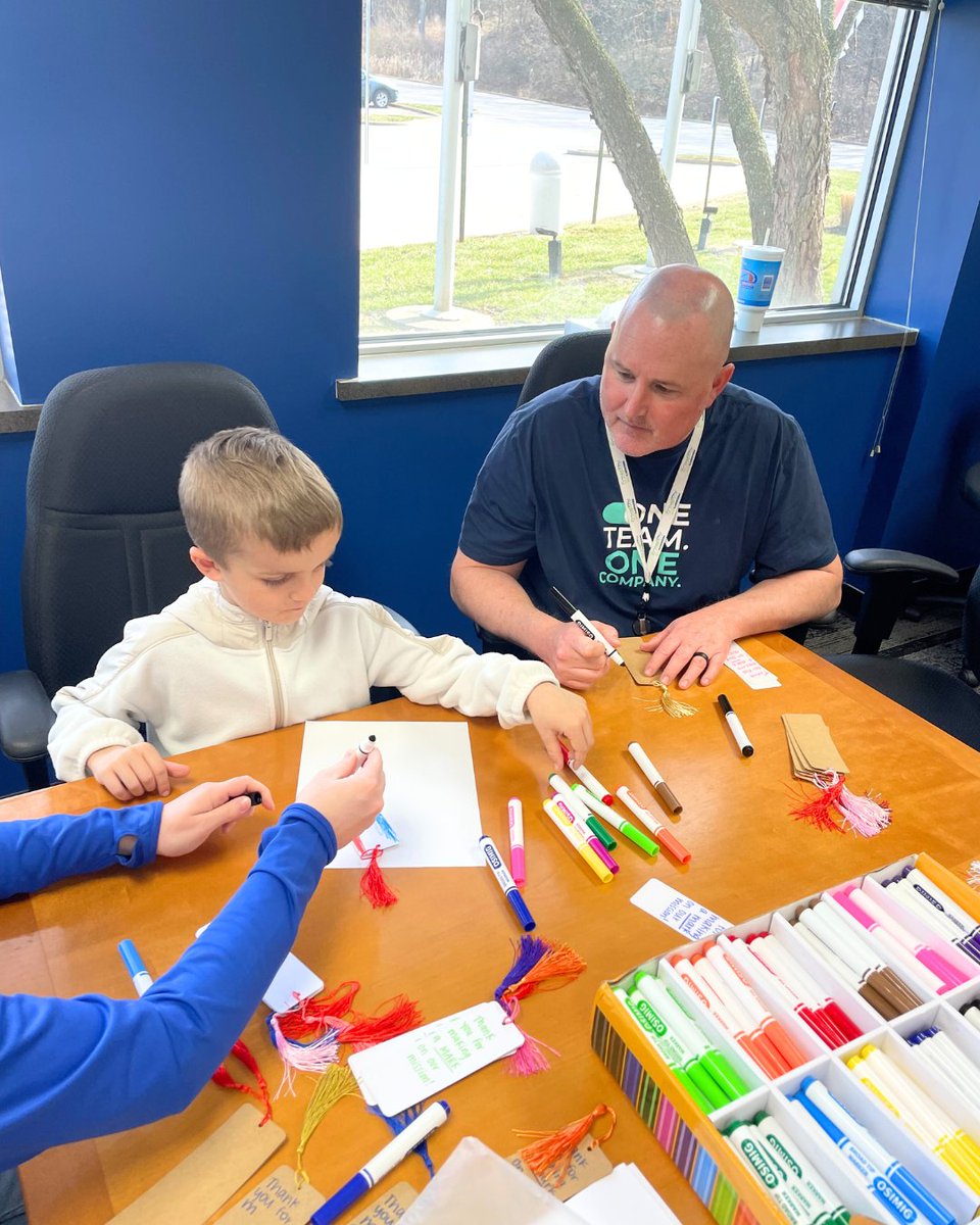 Feeling EXTRA thankful! 🤗💙

Huge thanks to <a href="/ConcentrixUSA/">Concentrix USA</a> St. Louis for helping us host another amazing Thank-A-Thon! 📞✨

Wish kids &amp; families called donors, volunteers &amp; supporters to share their gratitude. Your support makes wishes possible! 🌟

<a href="/ConcentrixCAN/">Concentrix Canada</a> #MakeAWish