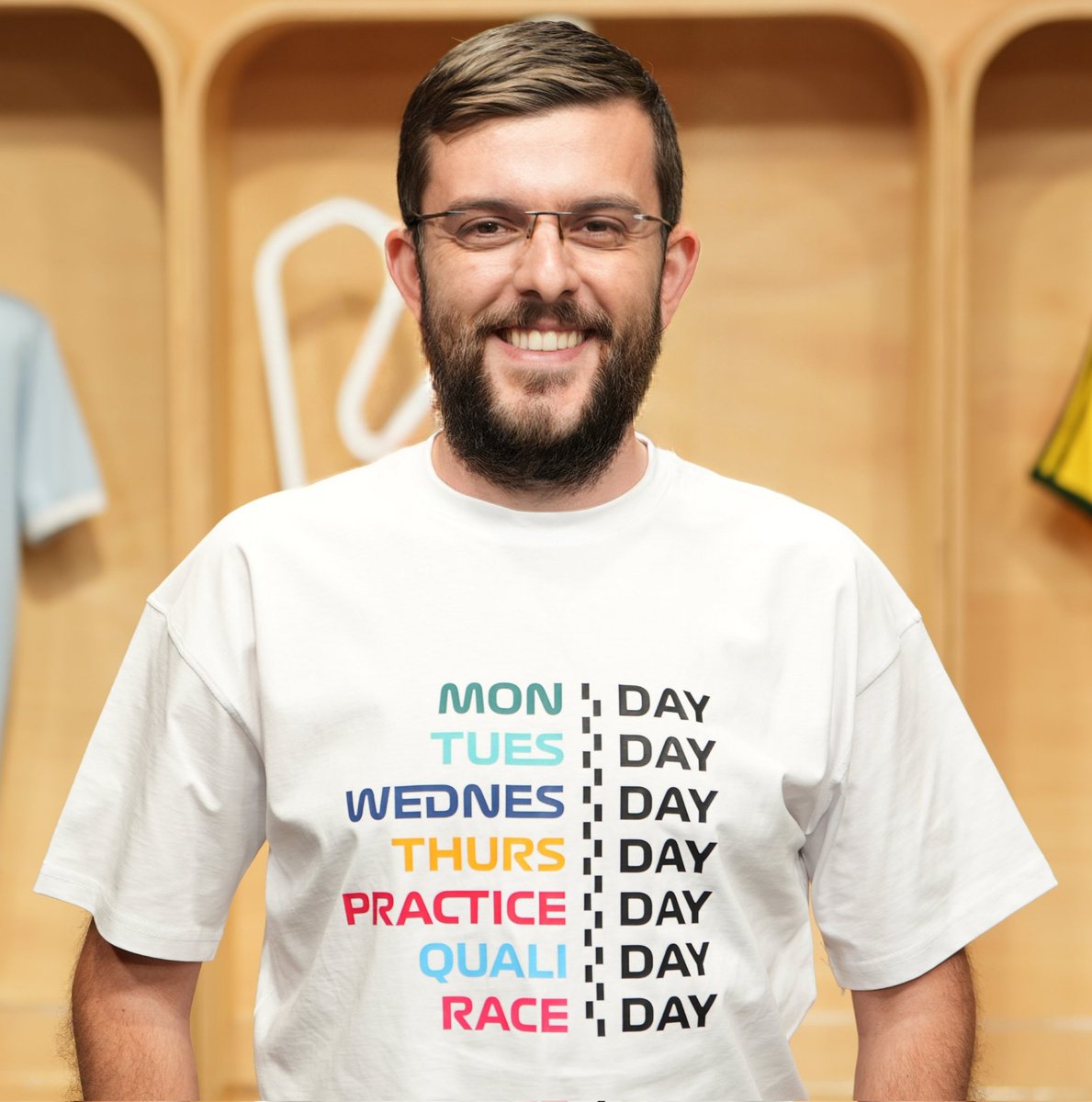 SERHAN ACAR MİKROFONDA YOK! 👀

Şimdi gelelim bu olayın faili beINSPORTS'a. Geçen sezon neredeyse her hafta sonu bunların spikerlerini yerden yere vururken, Serhan Acar çağrısı yaptık. (yapmaya devam edeceğiz) 

beIN grubu bunları Serhan Acar'ın yaptırdığını düşündüğü için adama