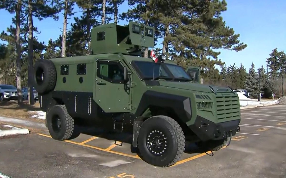 front_ukrainian's tweet image. โ๏ธ๐จ๐ฆCanadian manufacturer Roshel has supplied more than 1,700 units of Senator armored vehicles to ๐บ๐ฆUkraine.