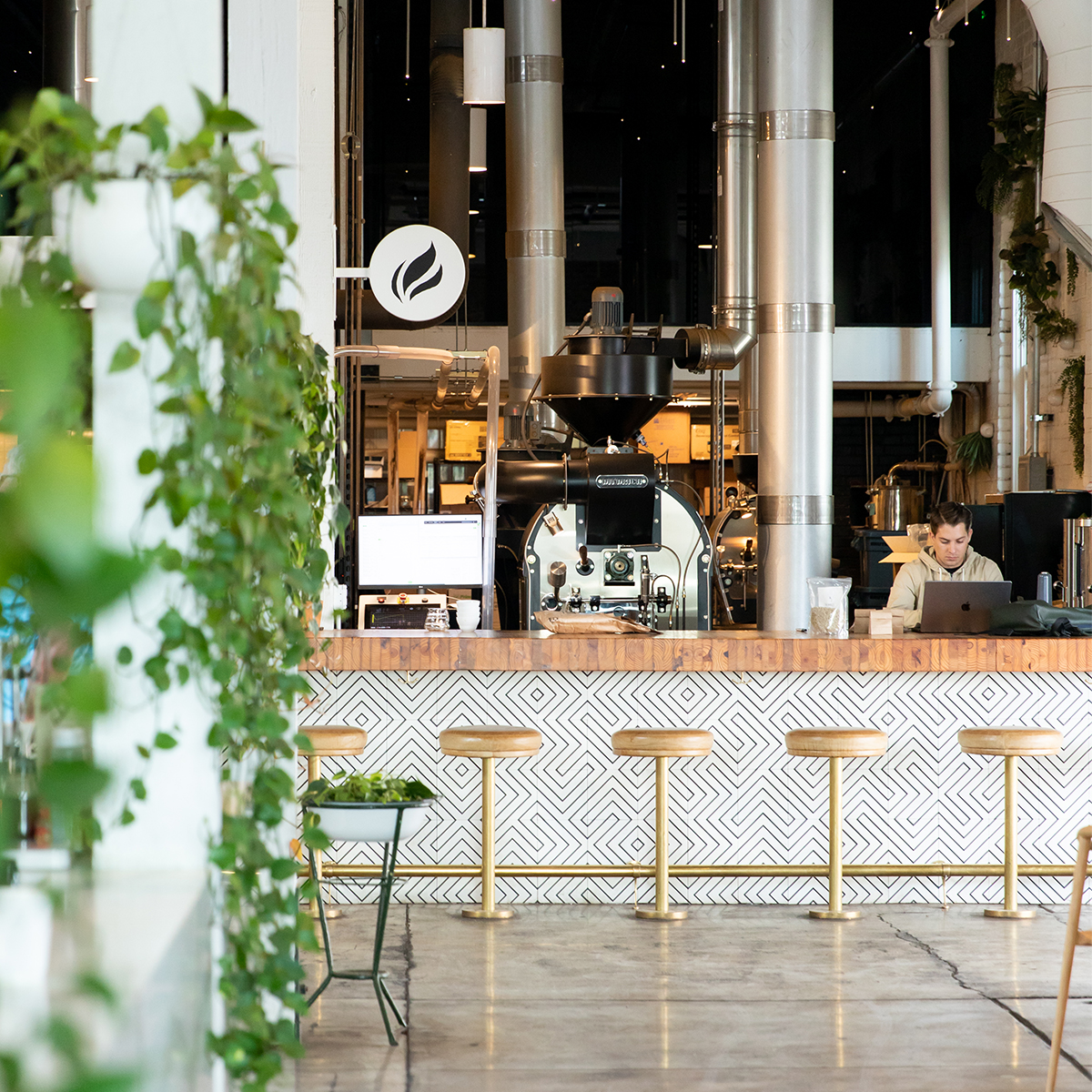 Did you know that you can sip some of the best coffee on the planet in Arkansas? Onyx Coffee Lab in Rogers was recently designated the #2 best coffee in the world! Learn more at the link. #TheNaturalState theworlds100bestcoffeeshops.com/top-100-coffee…