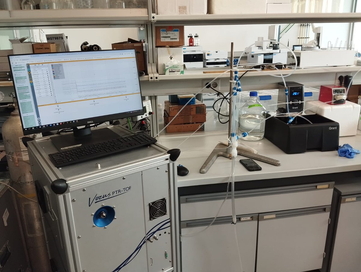 simolab_'s tweet image. Liz Deschaseaux and Lide van Vuuren @simolab_ analyzing volatile compounds from Blanes Bay waters by Segmented Flow Coil Equilibrator coupled to Proton Transfer Reaction time-of-flight Mass Spectrometry (Vocus, TOFWERK)
@tofwerk