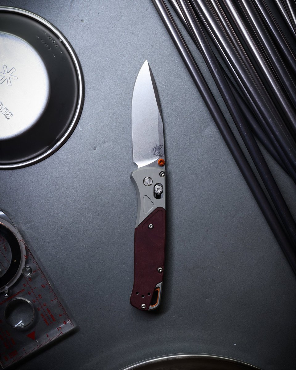 BenchmadeKnives's tweet photo. B U G O U T  R E F R E S H

8 years on, the Bugout® is still just as versatile and malleable a platform as ever, but a new color wasn't enough this year, so the new 535-09 introduces a brand new two-piece aluminum handle design with an integrated bolster and a Redstone Richlite onlay. Detailed with a decorative pivot, orange anodized thumbstuds, a matching backspacer, and CPM-S90V super steel, this unique addition to the Bugout® line stands apart from all that have come before.

https://t.co/Zr1P53VRce