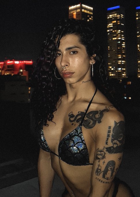 Watch Emi Vela's leaked NSFW photo on TwXstars