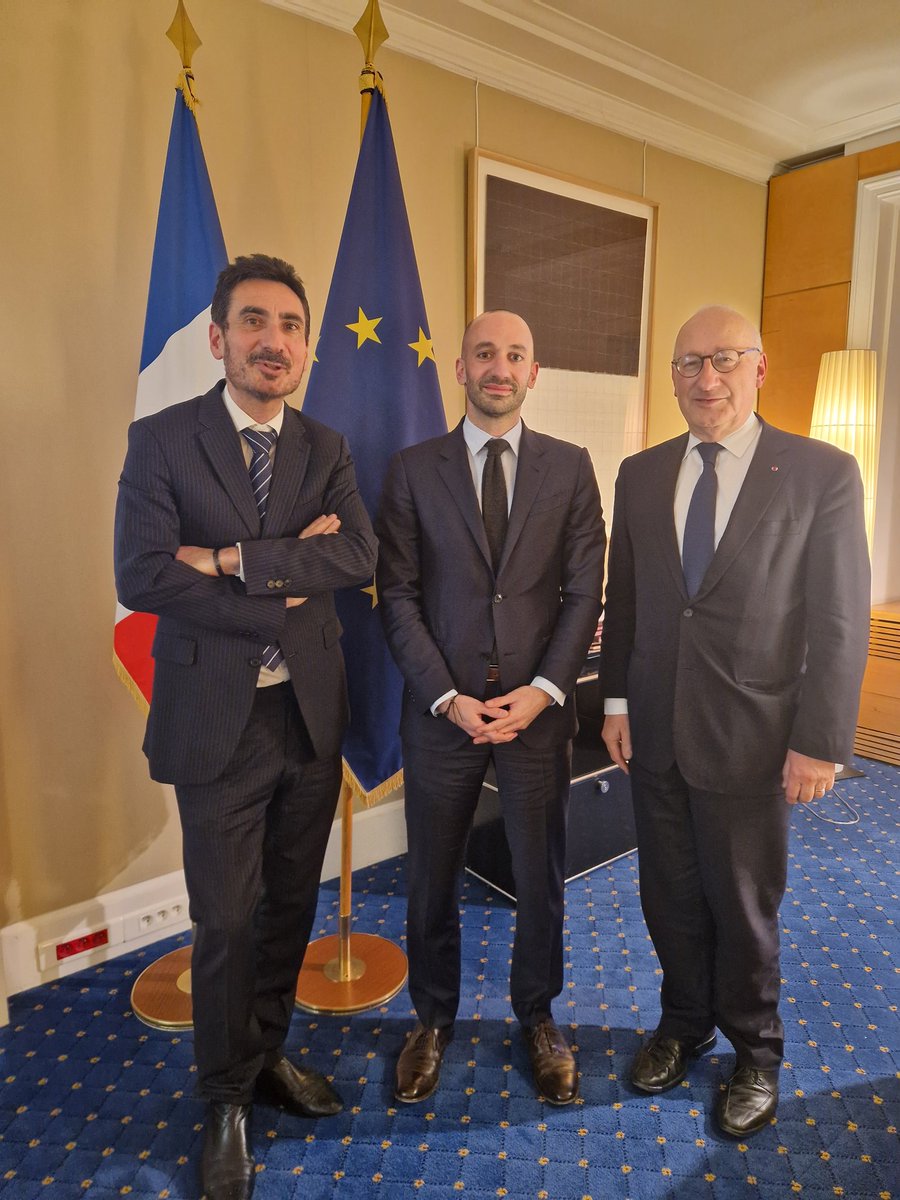 EuropaNova (@europa_nova) on Twitter photo Merci à <a href="/benjaminhaddad/">Benjamin Haddad</a> Ministre délégué chargé de l'Europe qui a reçu notre président <a href="/GuillaumeKlossa/">Guillaume Klossa</a> et <a href="/Ph_Etienne/">Philippe Etienne</a> conseiller spécial. Des échanges très constructifs, notamment suite au 2ème #Conclave🇪🇺 qui s'est tenu à #Bruxelles mi-janvier et aussi sur nos projets en 2025. Merci à <a href="/benjaminhaddad/">Benjamin Haddad</a> Ministre délégué chargé de l'Europe qui a reçu notre président <a href="/GuillaumeKlossa/">Guillaume Klossa</a> et <a href="/Ph_Etienne/">Philippe Etienne</a> conseiller spécial. Des échanges très constructifs, notamment suite au 2ème #Conclave🇪🇺 qui s'est tenu à #Bruxelles mi-janvier et aussi sur nos projets en 2025.
