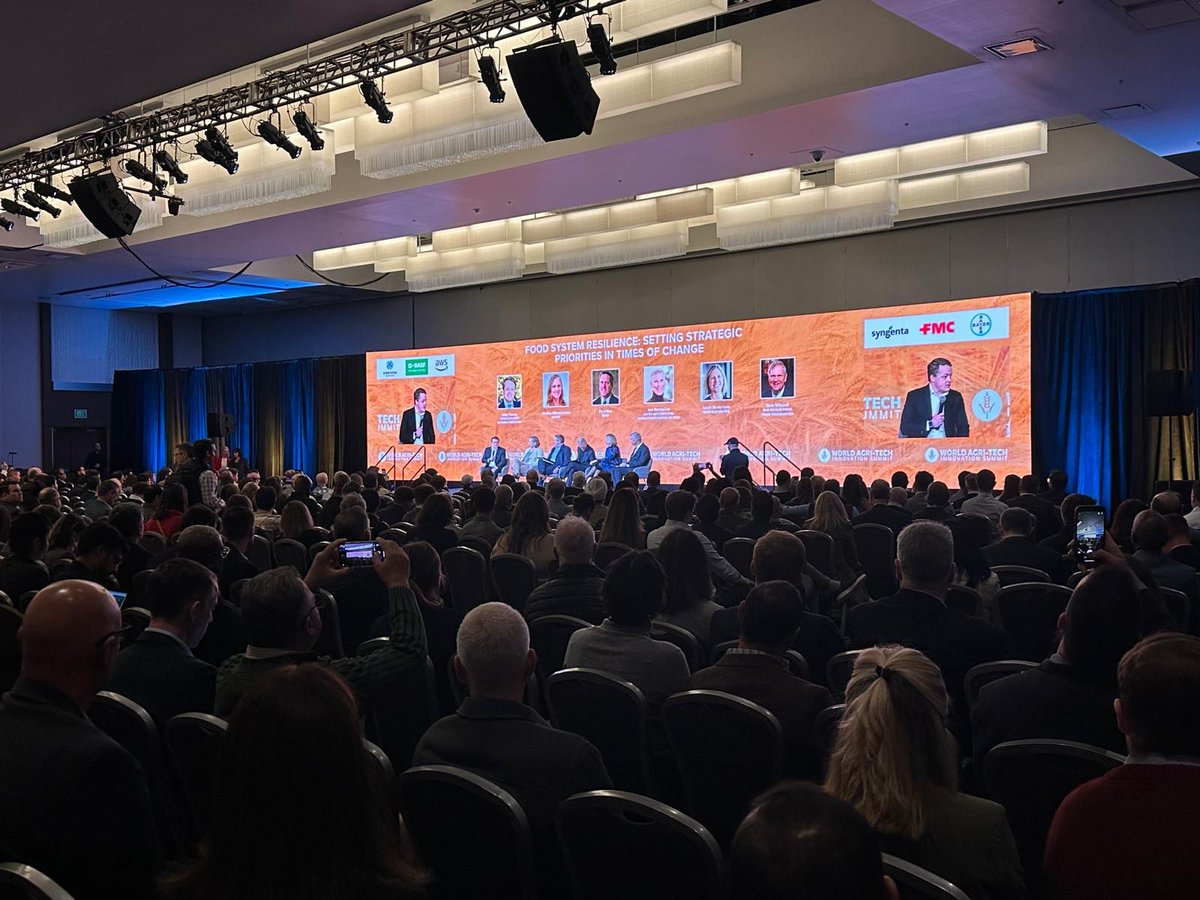 World Agri-Tech (@worldagritech) on Twitter photo 🚜 It's certainly an exciting opening to the #WorldAgriTech summit.
💬 Key soundbite:
Governor Tom J. Vilsack, CEO, <a href="/WorldFoodPrize/">World Food Prize Foundation</a>: "The question is to find out how farmers can maximise the profitability of what they grow – and how they grow it." 🚜 It's certainly an exciting opening to the #WorldAgriTech summit.
💬 Key soundbite:
Governor Tom J. Vilsack, CEO, <a href="/WorldFoodPrize/">World Food Prize Foundation</a>: "The question is to find out how farmers can maximise the profitability of what they grow – and how they grow it."