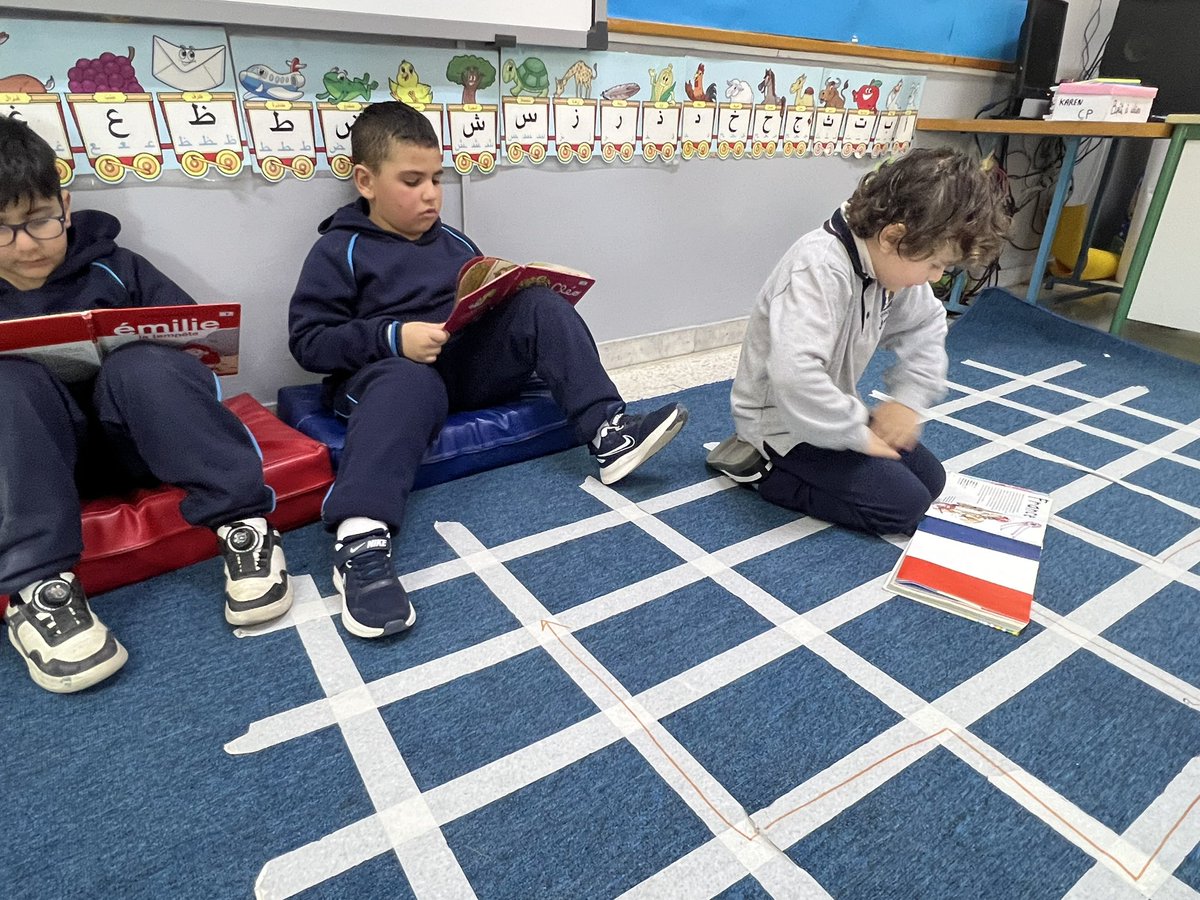 mounaassi2016's tweet photo. Cette année aussi,le« Quart d'heure de lecture national » est présent dans tout le Liban, à l'occasion du Mois de la Francophonie. #toutleLibanlit
@Hhhsinfo @LinaMajzoub1 @TawilNoor https://t.co/xrIAFopbhr