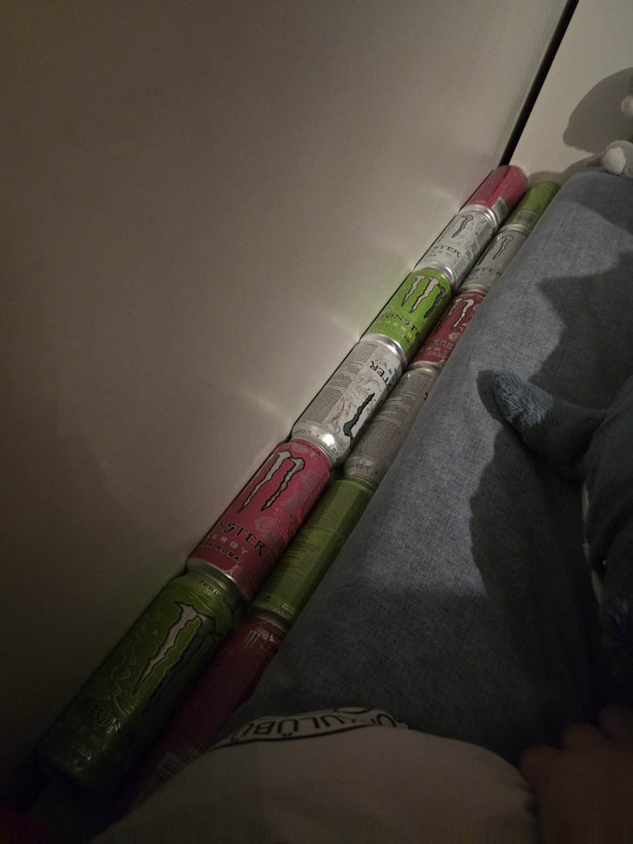 rubycraftg's tweet image. Guys I might be slightly just very very slightly just a little bit just very baby tiny bit addicted to monster 😖