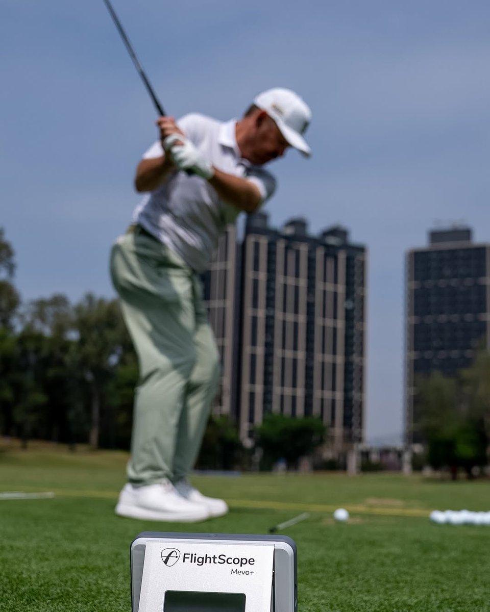 FlightScopeGolf's tweet image. Captain of @stingergc_  and 2010 Open Champion @Louis57TM getting dialed in with his Mevo+ in Hong Kong. #FlightScope #Golf #Performancedatayoucantrust