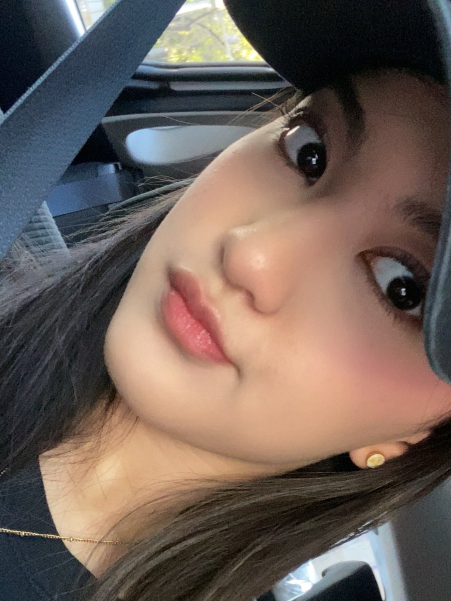 Greesel_JKT48's tweet photo. #GreeSelasa thank youuuuu🤍🤍🤍🤍 gn bestiess! https://t.co/36PgFASpjj
