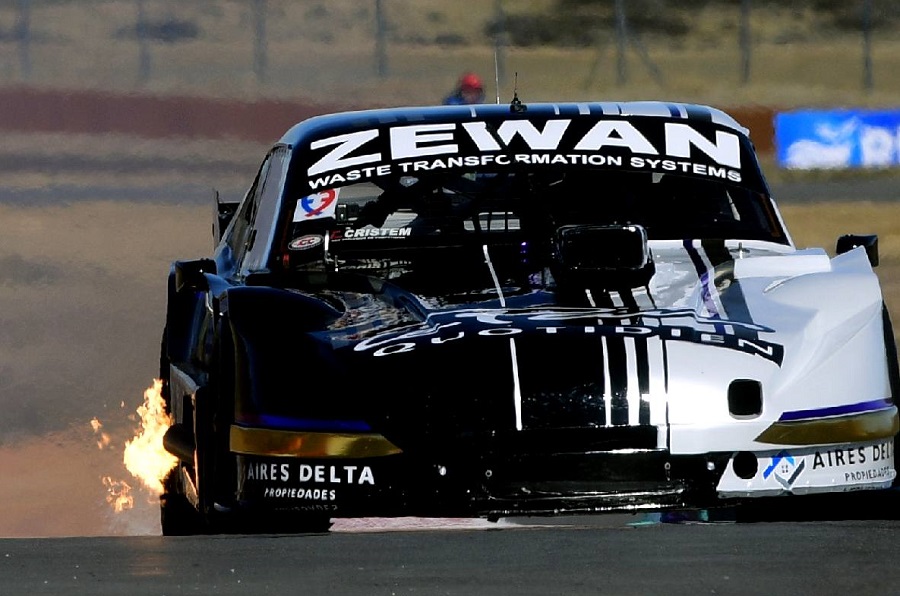 TC Pista (1995-2025)
Por primera vez <a href="/JuanTomaselloOk/">Juanma Tomasello</a> lidera el campeonato. En 439 carreras, 94 pilotos alguna vez fueron punteros del torneo.

Más carreras en la cima del certamen
17  <a href="/MGiallombardo/">Mauro Giallombardo</a> 
15  Alejandro Ramón
15  <a href="/estebangini/">Esteban Gini</a> 
14  <a href="/marceloagrelo/">Marcelo Agrelo</a> 
14  <a href="/tobiasmartiinez/">Tobias Martinez</a>