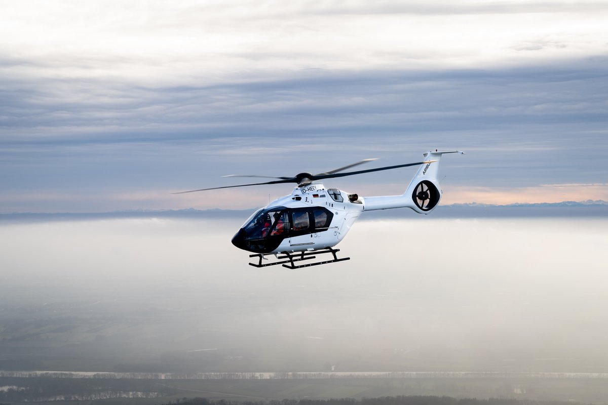 BrunoEven's tweet image. Meet the #H140! @AirbusHeli’s new light twin engine multi-mission 🚁 that joins our range. Designed by customers for customers - offering them the extra everything they need from the 3 tonne class of 🚁.
A special moment this morning at #VERTICON2025 watching that curtain drop.