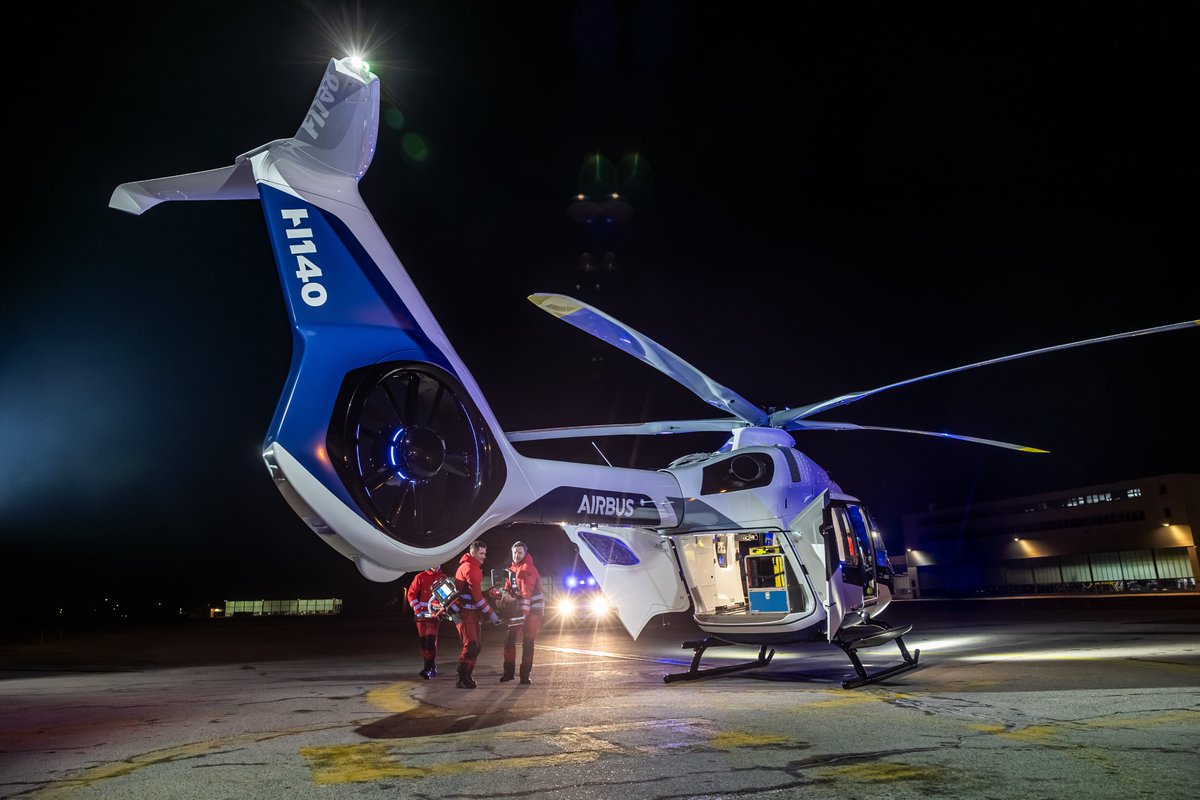 BrunoEven's tweet image. Meet the #H140! @AirbusHeli’s new light twin engine multi-mission 🚁 that joins our range. Designed by customers for customers - offering them the extra everything they need from the 3 tonne class of 🚁.
A special moment this morning at #VERTICON2025 watching that curtain drop.