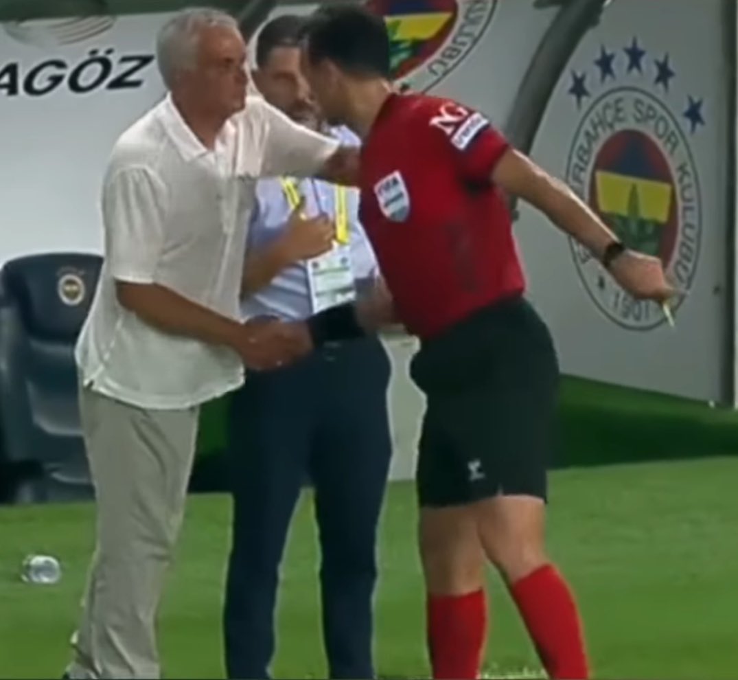 Fenerbahçe’nin hakemler tarafından kollanıp aldığı haram puanlar (FLOOD)👇