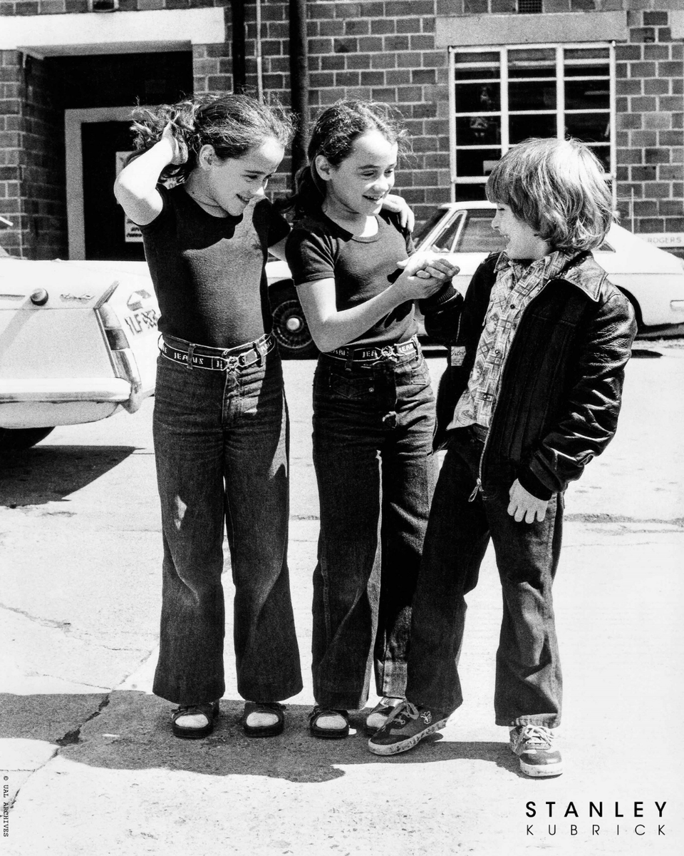 Fun in the sun! Young actors Danny Lloyd and Lisa &amp; Louise Burns in between takes of #TheShining at <a href="/ElstreeStudios/">Elstree Studios</a>, 1978.