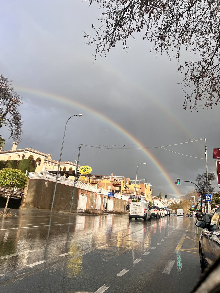 Doble arcoíris en Granada, jamás lo había visto.
<a href="/ElTiempoA3/">El Tiempo de Antena 3</a> <a href="/ElTiempo_tve/">El Tiempo en TVE</a> <a href="/MeteoCanalSur/">MeteoCanalSur</a> <a href="/tiempobrasero/">Tutiempo</a> <a href="/Granada_Meteo/">tiempo en Granada</a>