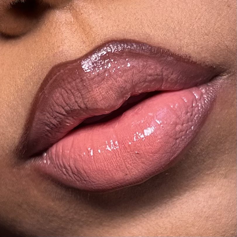 MSublimity's tweet image. Can’t go wrong with a nude lip 😍😍 
Which combo is your fave? 
1. Coco , idol , and crystal 
2. Coco ,idol ,skin tight and crystal
3. Coco, Rose, skin tight and crystal 
4. Coco, passion, Rose, idol and Crystal 

#mirroredsublimity #lipcombos #nudelip

Lip swatches @kcswatchess