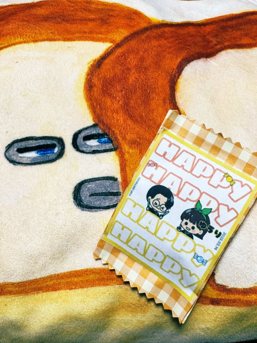 似顔絵って嬉しいよね🥰
しかも四葉風に描いてもらえて嬉しい💚

よっぴさんのお誕生日手作り旗にも強火メンバー、一人一人にメッセージあってなんかすごくほっこりした💕

お祝いする側の私まで幸せ♡
たくさんお裾分け頂きました❣️❣️
ありがとうございます✨