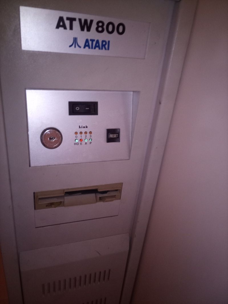 Philsan69's tweet image. Very rare Atari ATW800 Transputer Workstation on sale in France #atari #transputer