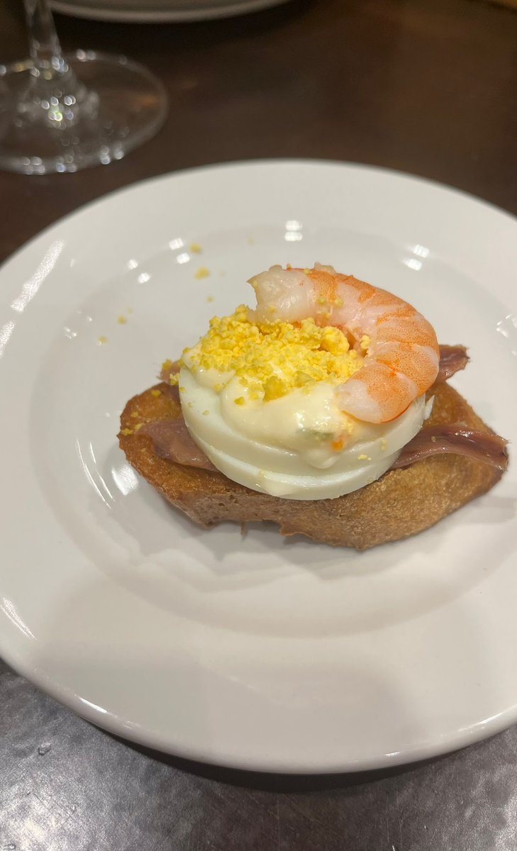 laespiga_ss's tweet photo. La felicidad.😊
¡Feliz fin de semana! ¡Nos vemos en LA ESPIGA!
https://t.co/9ct49bHH8e
#LaEspiga #SanSebastián #Pintxos #BasqueGastronomy #Foodies #BuenProvecho #Gastronomía https://t.co/9fUpM5jbVV