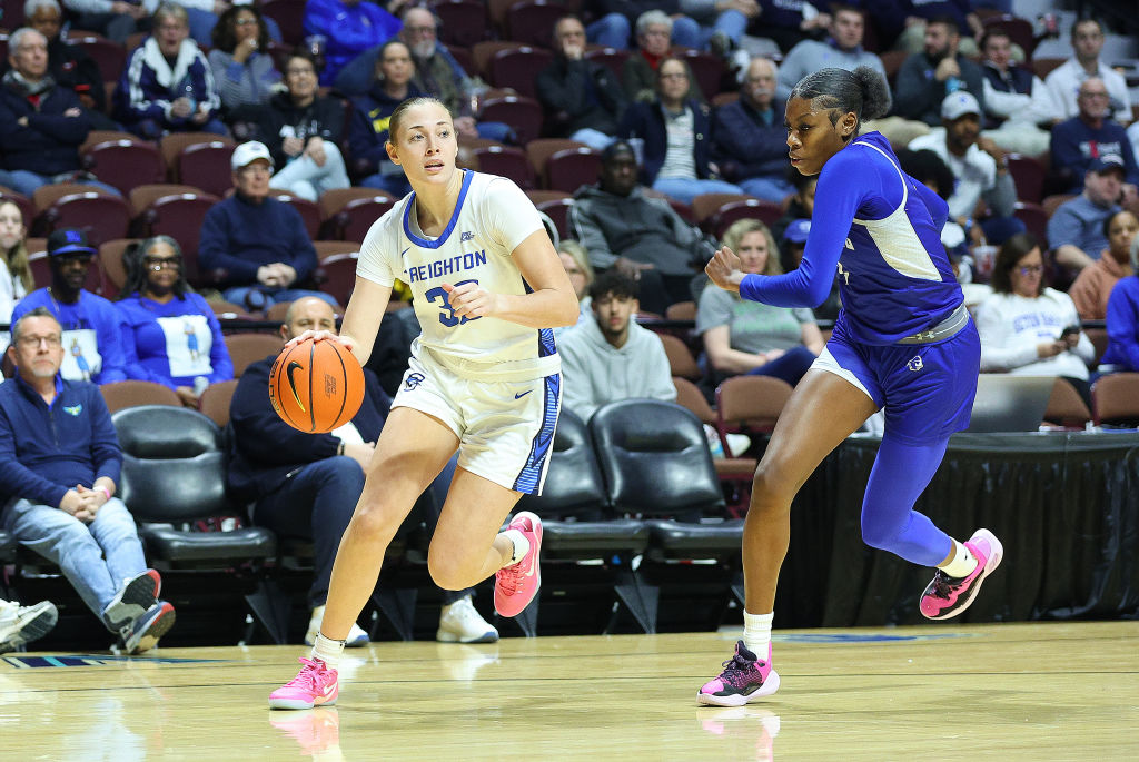 FAST BREAK: <a href="/BIGEASTWBB/">BIG EAST WBB</a> tournament semifinals set records on FOX 👑

🏀 UConn’s win over Villanova earned 748,000 viewers, the most-watched women’s Big East Tournament game in FOX Sports history

🏀 Creighton's victory over Seton Hall scored 394,000 viewers, the second