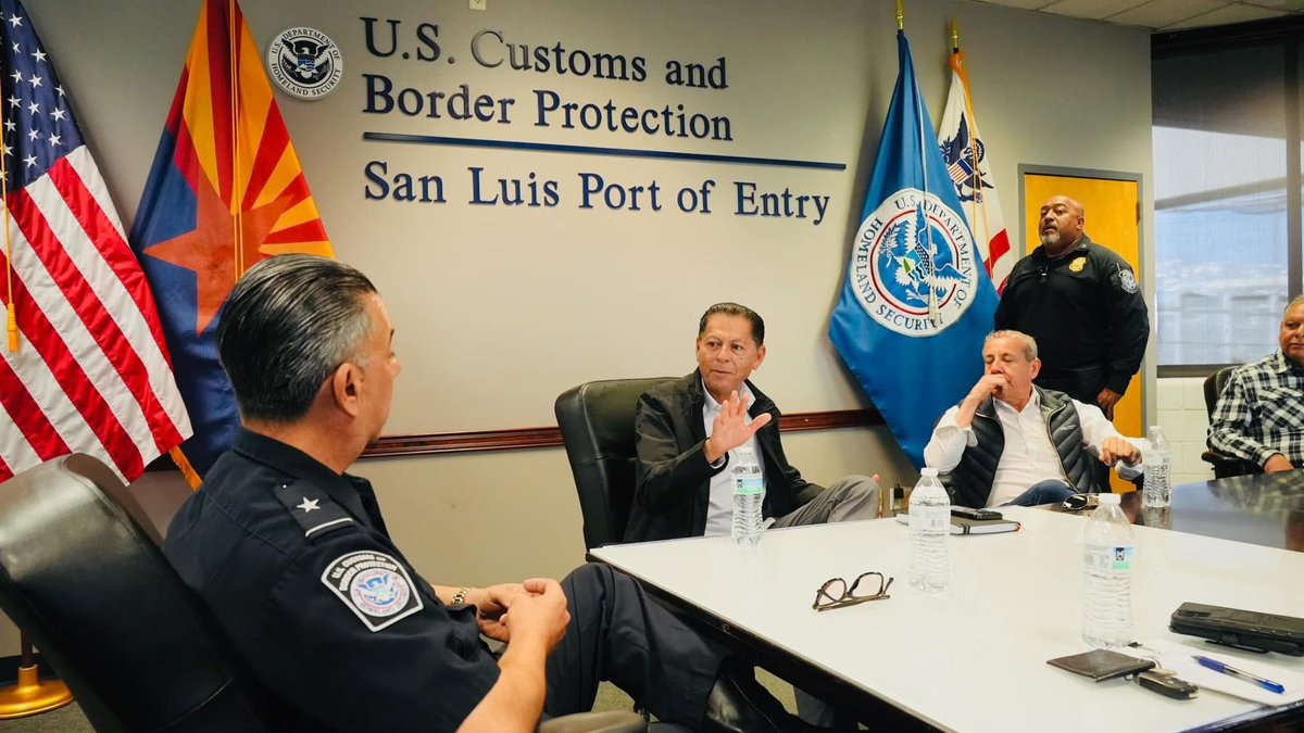 Coordinación con autoridades fronterizas! Para garantizar un tránsito ágil, el alcalde <a href="/CesarIvan2018/">Iván Sandoval</a>  se reunió con autoridades fronterizas y representantes de la empresa constructora Juntos, buscan minimizar molestias y optimizar la movilidad
#HagamosQueSuceda #PorAmorASanLuis