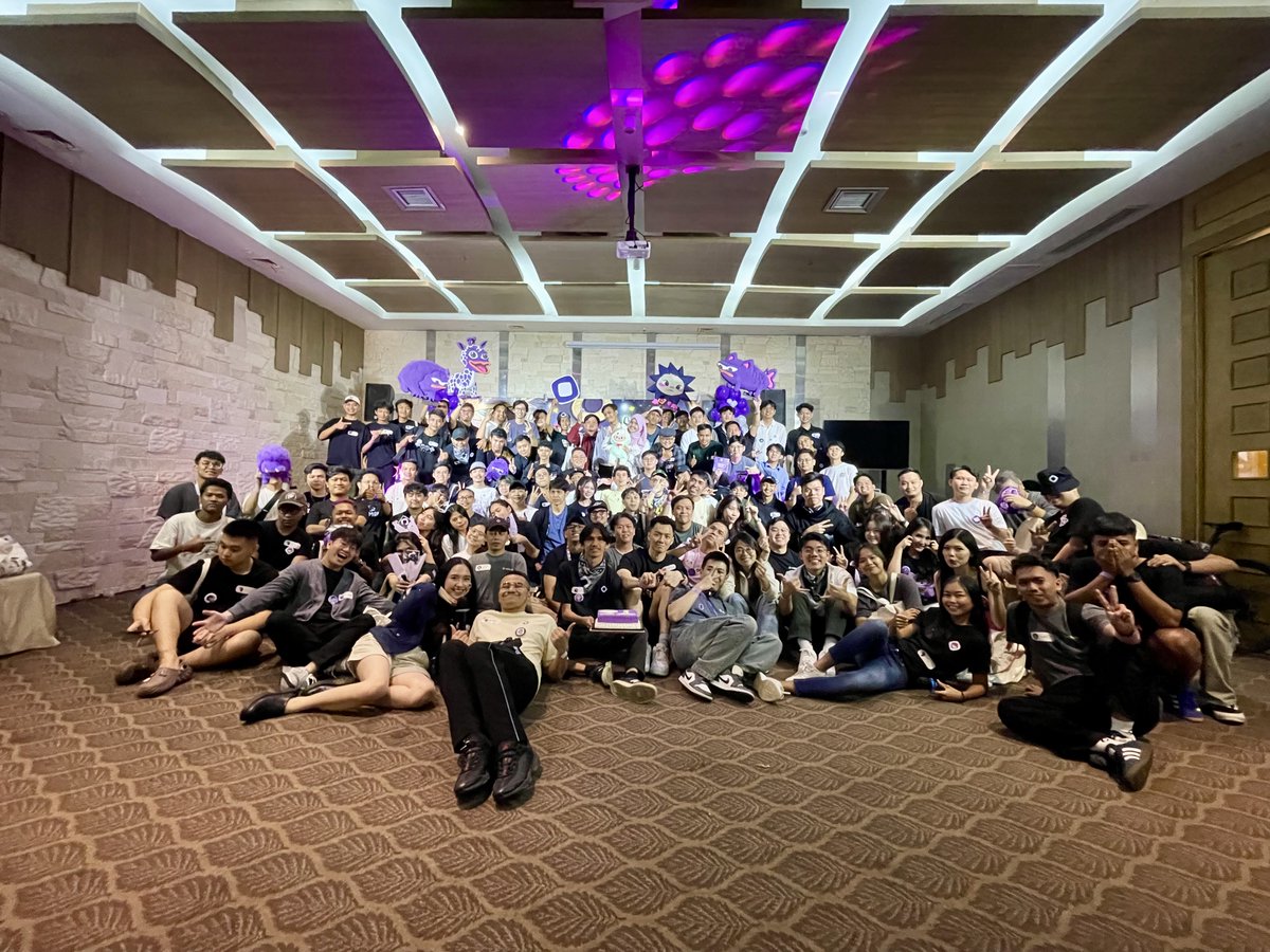 Indonads meetups never fail me! 🫶

IYKYK. Fun times. Immaculate vibes. Cute merch. Yummy food.

Forever grateful to everyone who makes these moments unforgettable. You know you're in good company when time just flies. Can’t wait for the next ones!