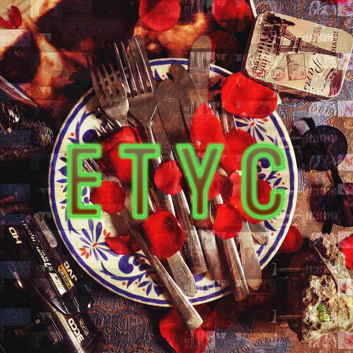 28 de marzo sale nueva canción. Con Margo Pesci en la prod. 🌹🍴 encomendados a David Lynch.