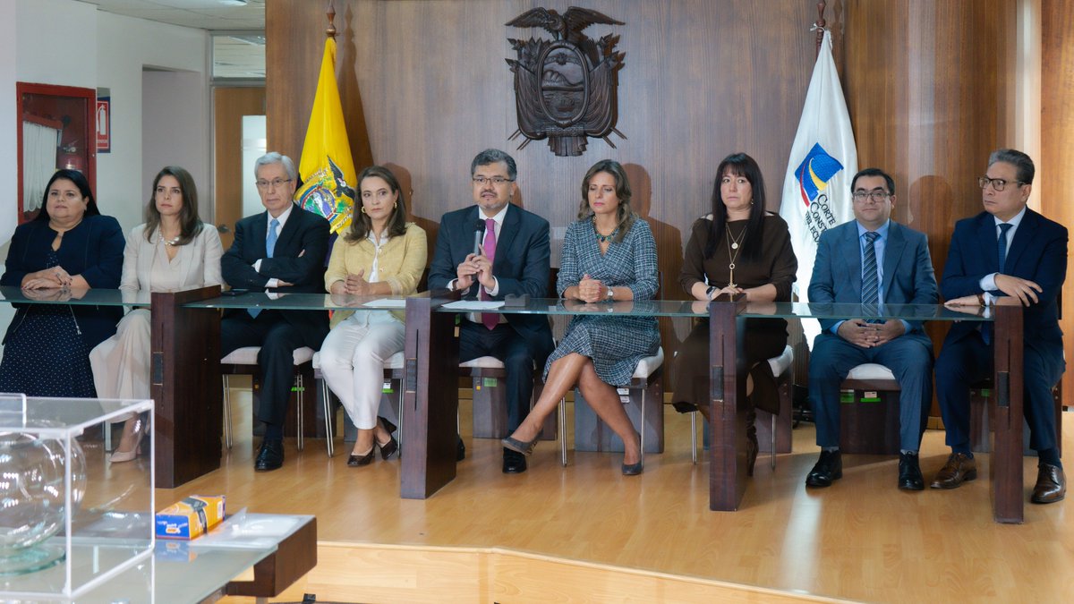 CorteConstEcu's tweet photo. #ComunicadoCC | La Corte Constitucional informa a la ciudadanía y a los Medios de Comunicación sobre el sorteo para el proceso de renovación parcial de la Corte Constitucional. ⬇ https://t.co/9UHy3VRrdD