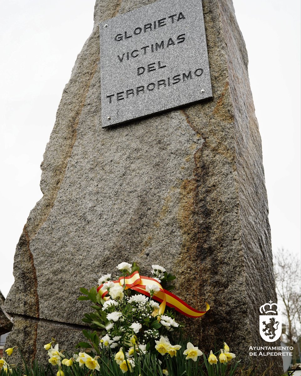 ⚫️Con motivo del XXI Aniversario de los atentados del 11 -M en Madrid, el martes 11 de marzo a las 12:00 horas, ha tenido lugar un homenaje en recuerdo a las víctimas, como cada año.

Durante el acto, que ha tenido lugar en la Glorieta Víctimas del Terrorismo, situada en la