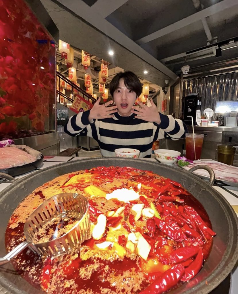 renjuns323's tweet photo. THE CUTEST HUMAN BEINGGGG🥺🥺🥺🥺😭😭😭😭😭🥺🥺🥺🥺🥺🥺😭😭😭😭 https://t.co/GaN2Oos2aY