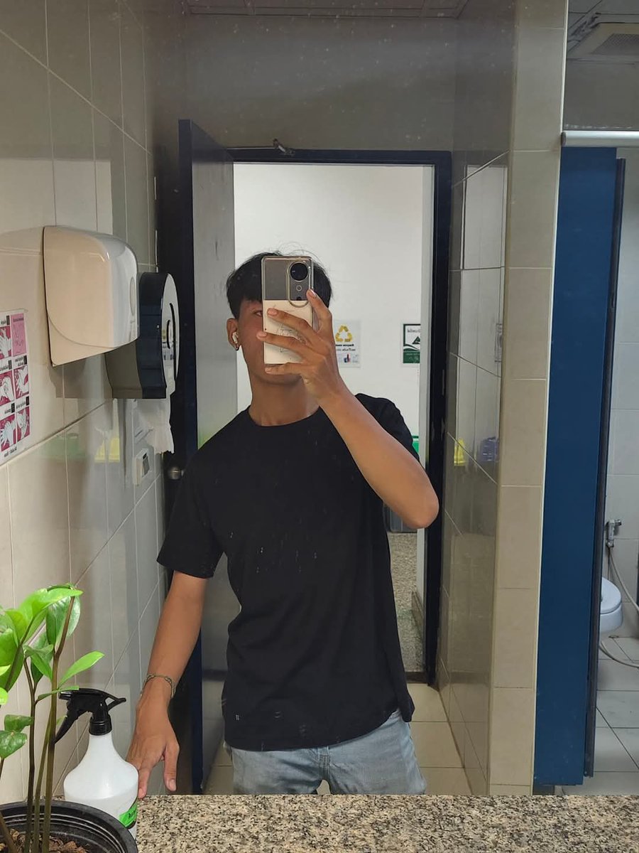 หน้ากระจก อ่าาาาา