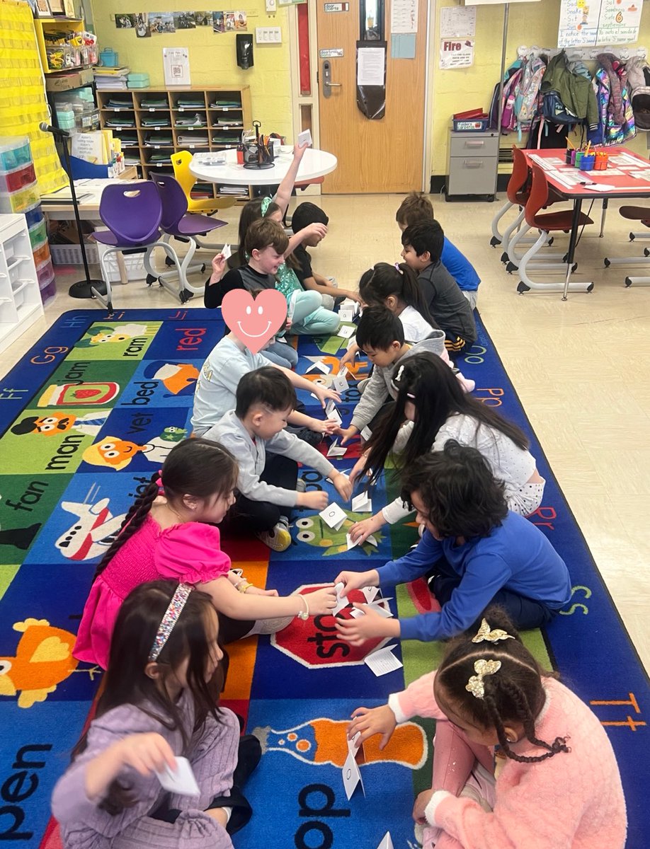Kindergarten loves being vowel detectives!🔎🕵️ Today we worked in pairs and listened carefully to identify the vowel sound in spoken words. Learners then raced to grab the card showing that vowel sound! <a href="/MeadowDriveElem/">Meadow Drive School</a>