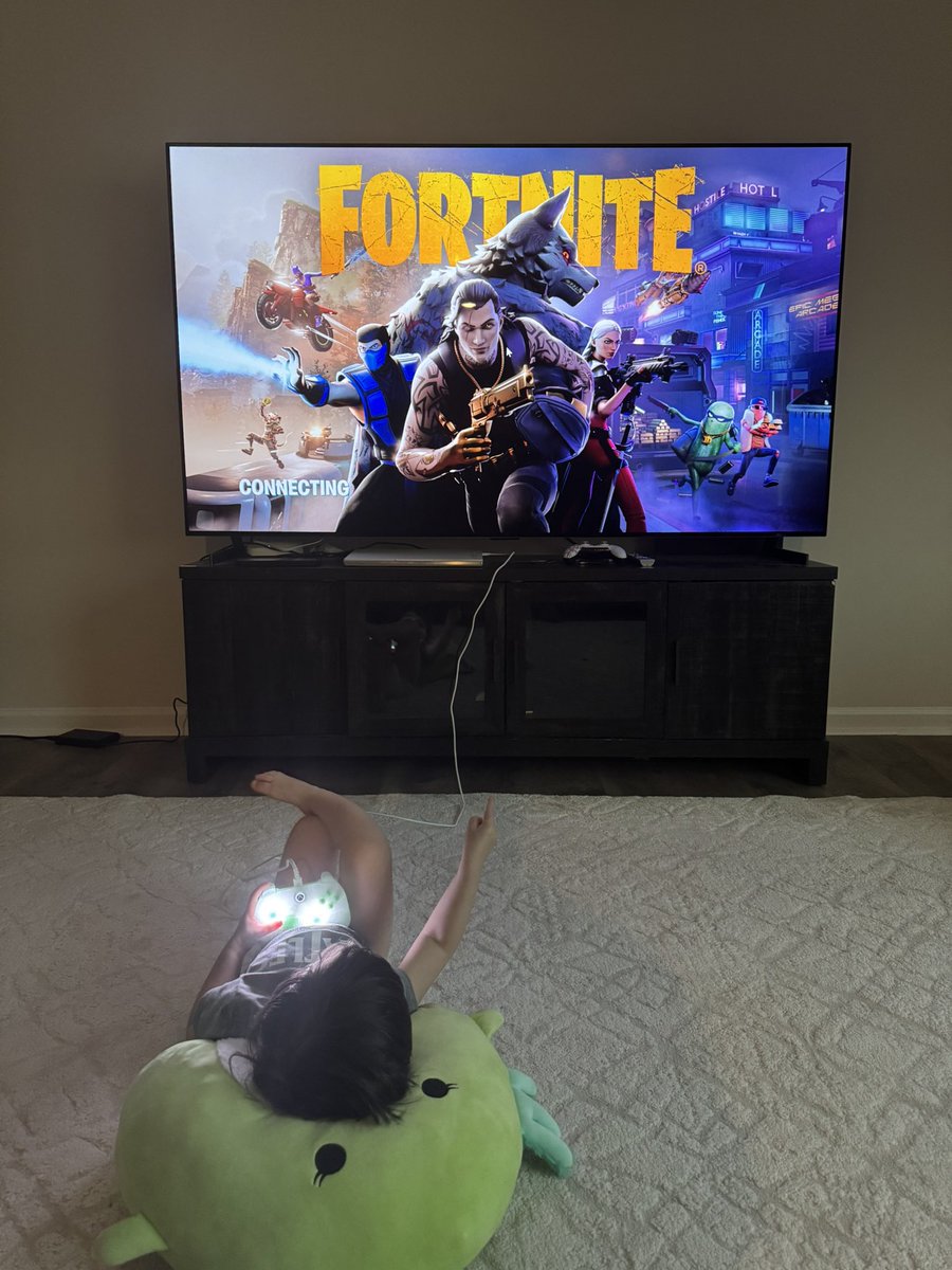 Liyability tweet media