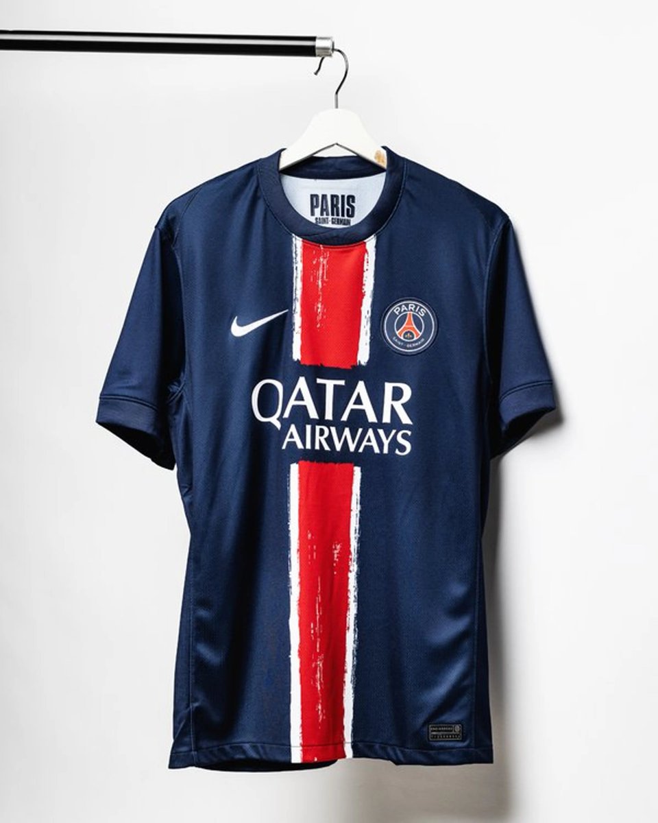 SambaFut_EU's tweet photo. ⚽️ CONCOURS PSG 

Pour célébrer la qualification en quarts de  Ligue des Champions, gagne un maillot du PSG de ton choix!  

Pour participer, c'est simple :   
- RT et like
- Suis @SambaFut_EU 
- Mentionne un ami en commentaire  

Le tirage au sort aura lieu le 16/03/2025.   

Bonne chance à tous ! 🍀
