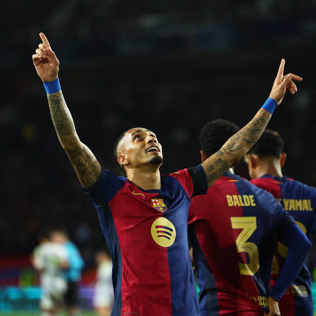 demarkesports's tweet photo. O zaman soralım: Premier League'i Liverpool'un, Şampiyonlar Ligi'ni Barcelona'nın kazandığı senaryoda Ballon d'Or'u hangisi alır? https://t.co/BV8vmDqw04