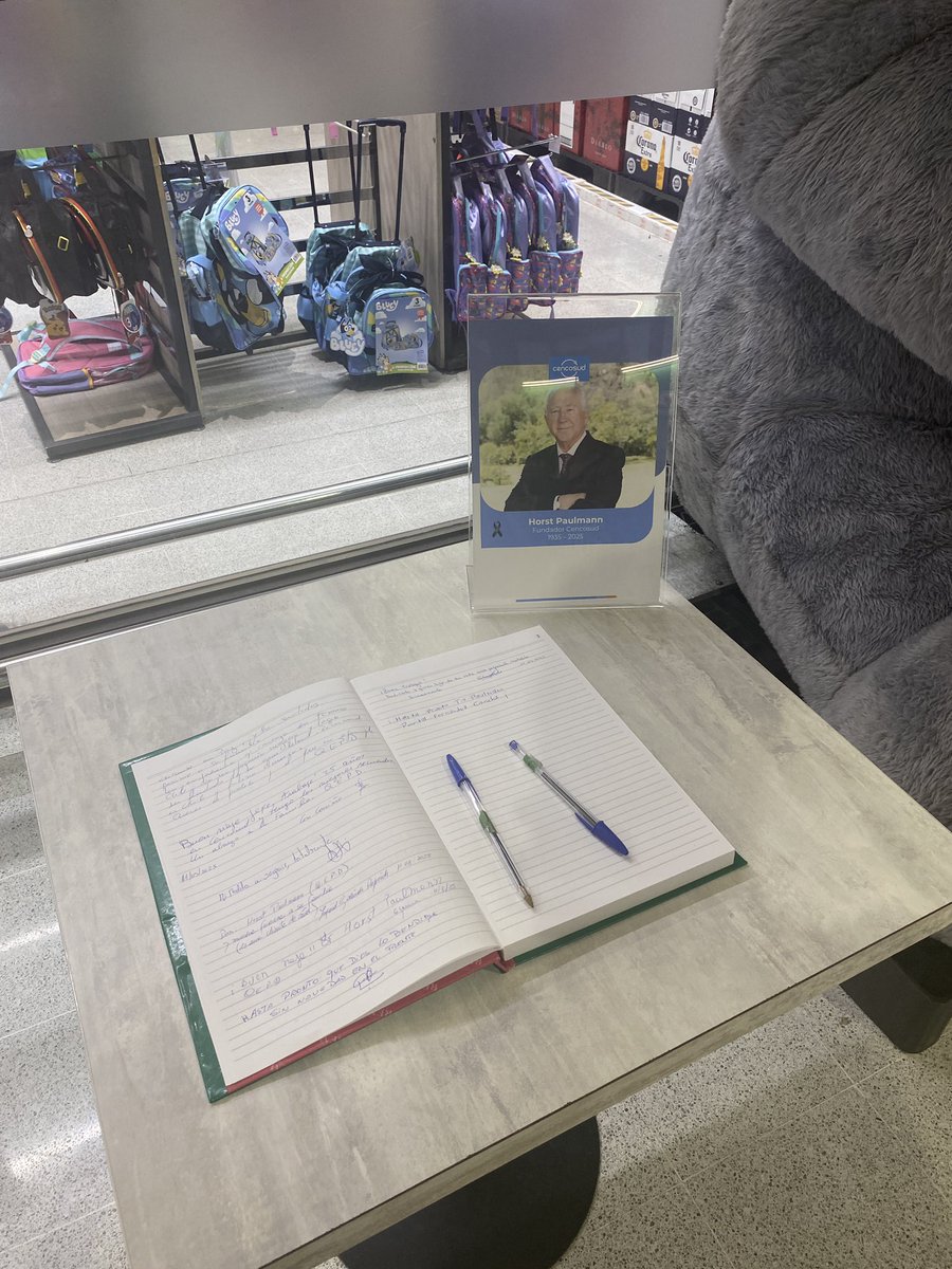 JOValpoCH's tweet image. Libro de condolencias por el fallecimiento del Jefe wn el Jumbo y Easy 

#Valparaíso #PAULMANN