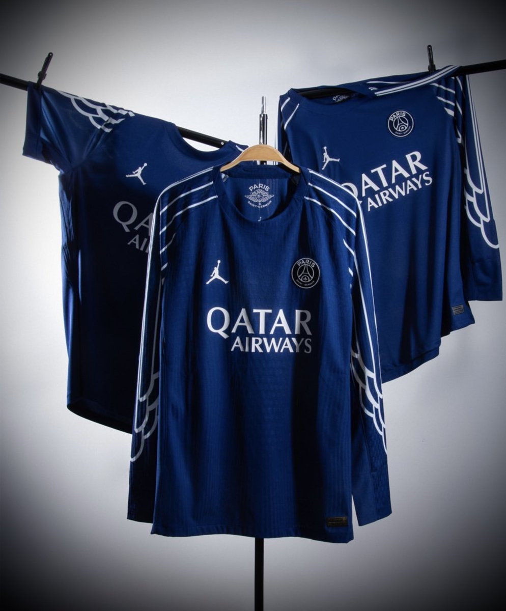 robniloc's tweet image. La plus grande invention de l’histoire du football