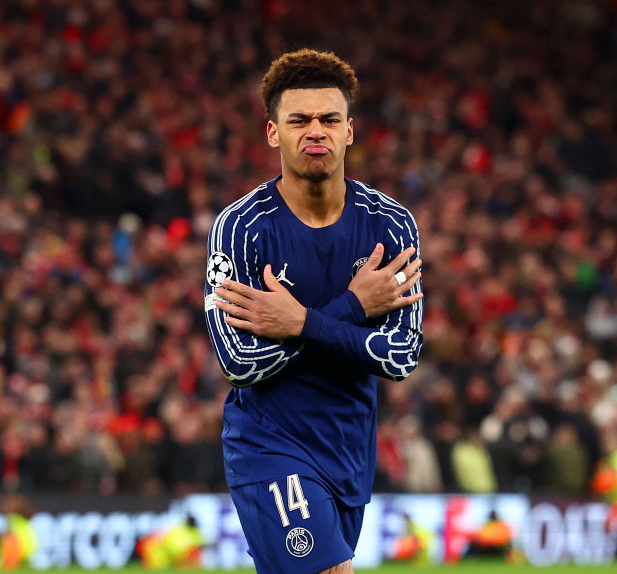 DOUE_FR's tweet image. VOUS LA VOULEZ, ELLE EST LÀ. 🥶🇫🇷

RT POUR EFFRAYER UN REDS.