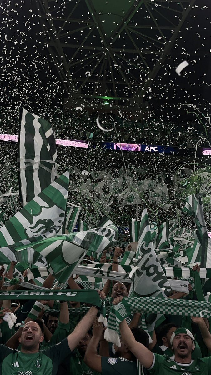 bsma1937's tweet photo. لا فاز الاهلي تنام الارض مبسوطه💚💚 https://t.co/J4c1vfjTF3