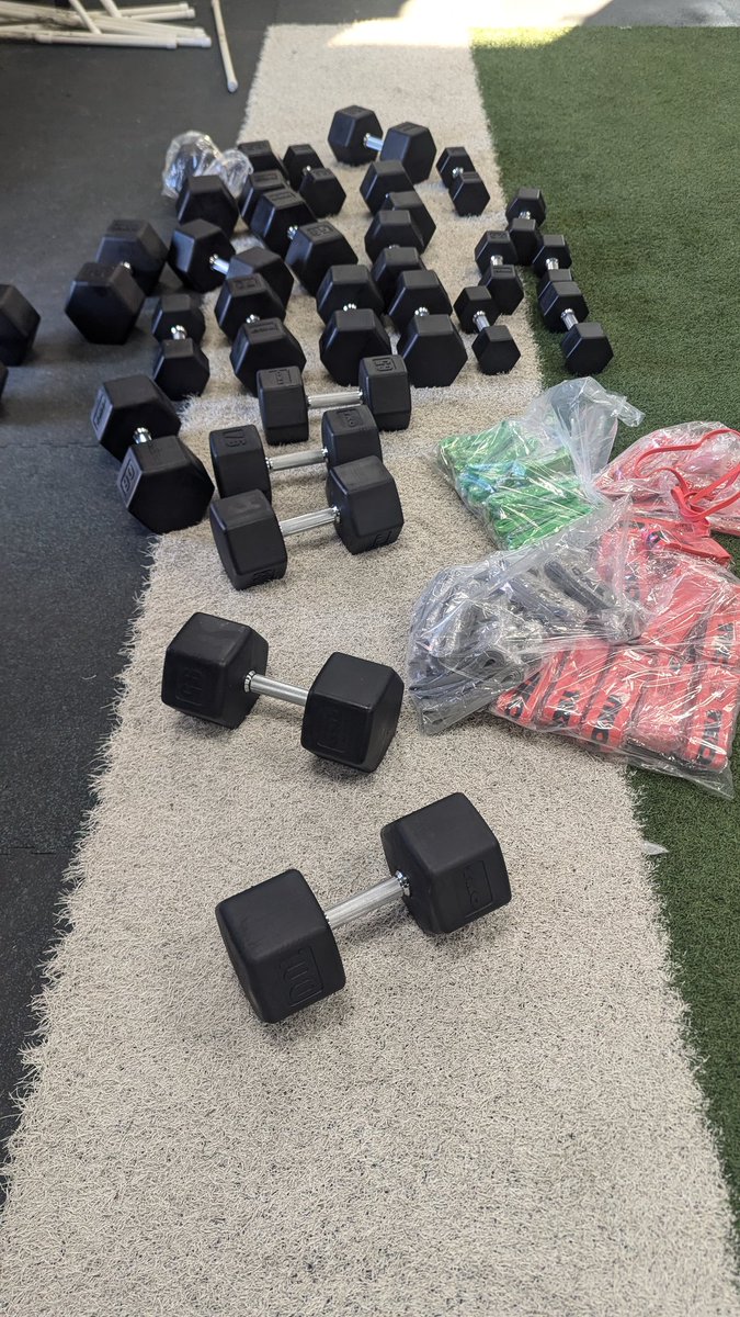 MaverickLiftAC's tweet image. Got some new things for the weightroom!