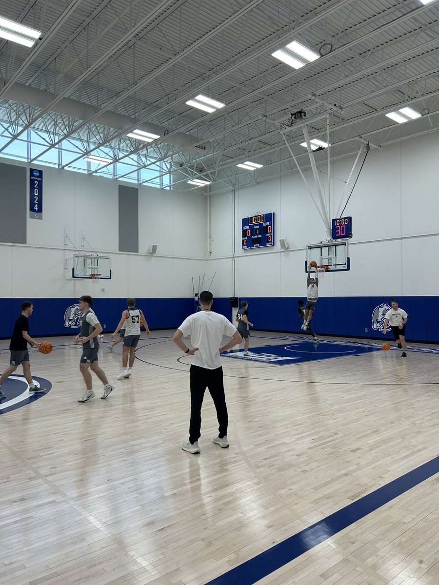Morningside University Basketball (@msidembb) on Twitter photo Huge thank you to <a href="/DrakeBulldogsMB/">Drake Basketball</a> for letting us practice in their facility today!
#ALLIN Huge thank you to <a href="/DrakeBulldogsMB/">Drake Basketball</a> for letting us practice in their facility today!
#ALLIN