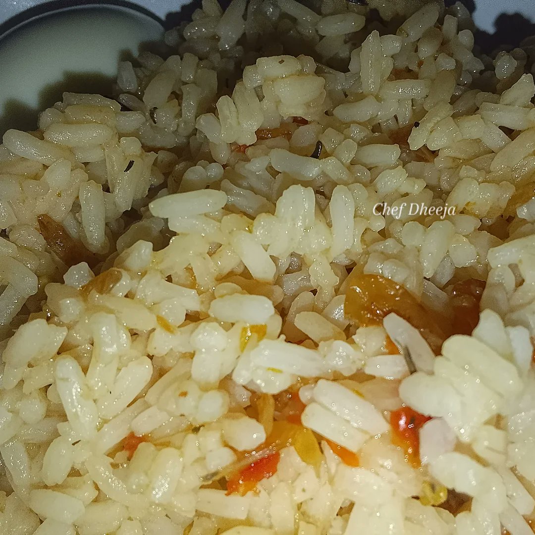 chefdheeja's tweet photo. Simple, delicious, and satisfying crayfish flavoured rice and boiled egg!😋

Who’s ready to dig in? 🍚🥚❤️ https://t.co/nYIt3kdwNE
