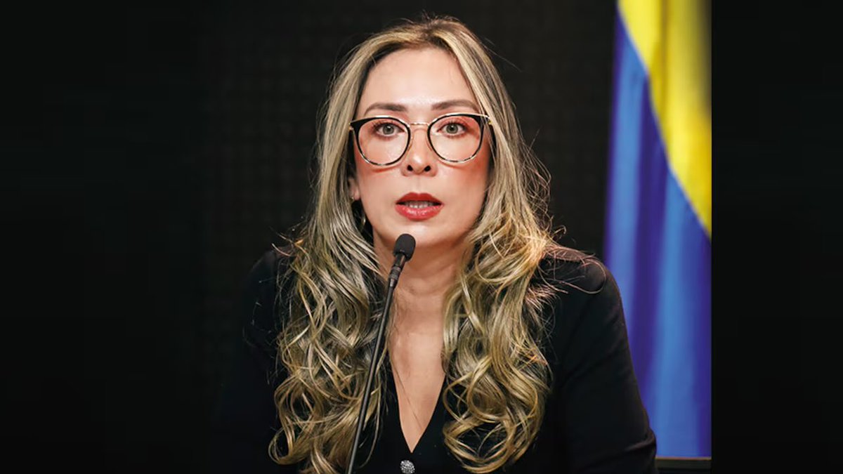 PluralidadZ's tweet photo. Katherine Miranda, de representante del pueblo a defensora de la élite, celebra el freno a la reforma laboral, pues según ella esto traería problemas de inversión en el país y un empeoramiento de la situación laboral de los colombianos. https://t.co/S8Ypis8iht https://t.co/X9myDfLHSN